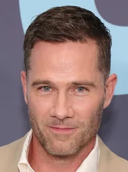 Luke MacFarlane