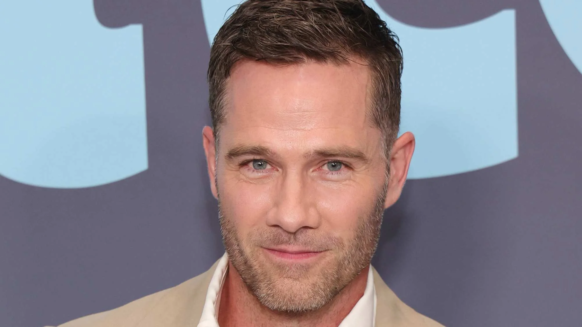 Luke MacFarlane