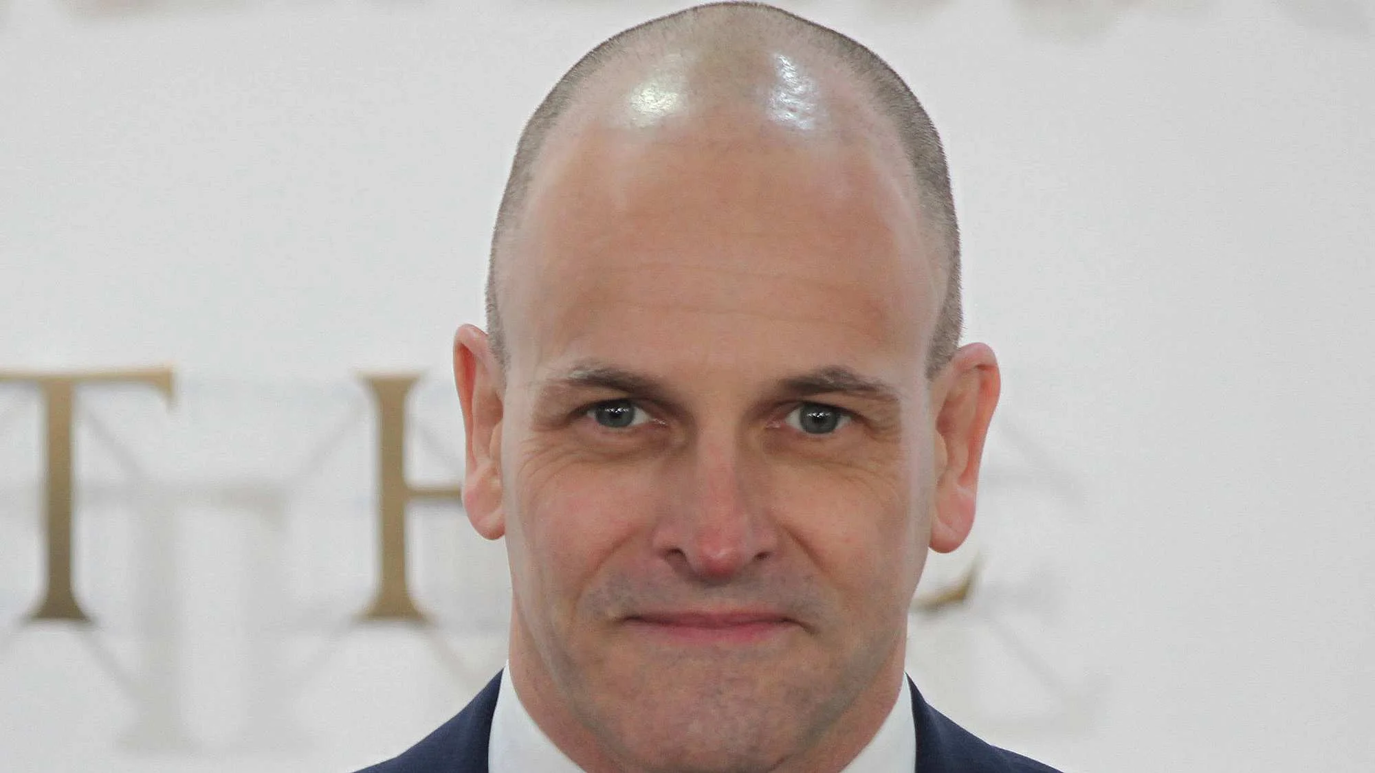 Jonny Lee Miller