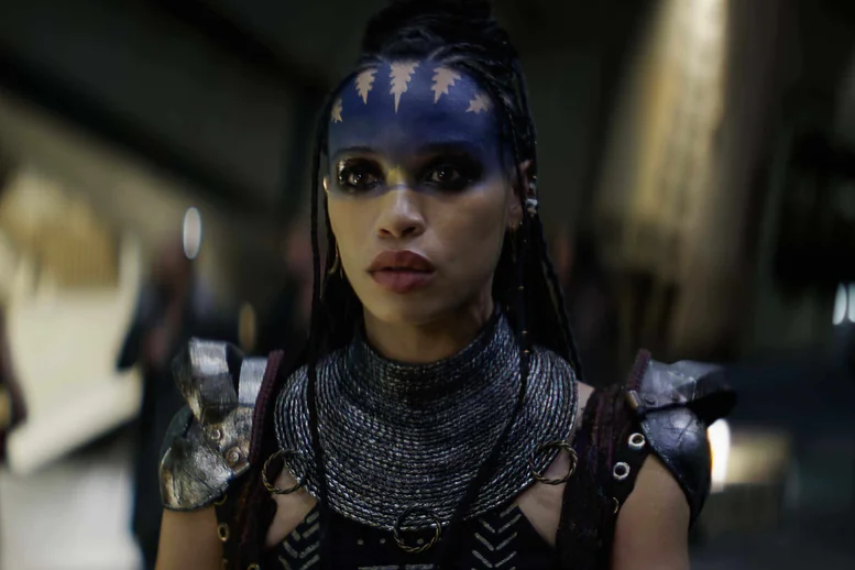 Cleopatra Coleman spielt Devra Bloodaxe in Rebel Moon.