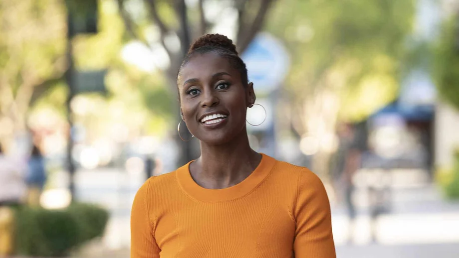 Issa Dee in Insecure, gespielt von Issa Rae