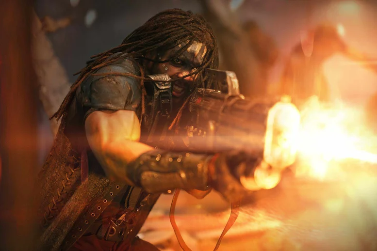 Ray Fisher spielt Darrian Bloodaxe.