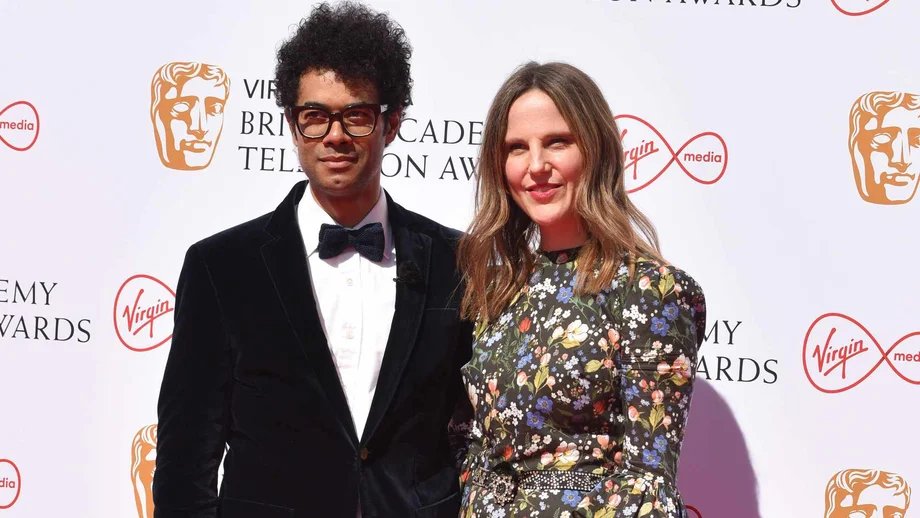 Richard Ayoade und Lydia Fox bei den Virgin Media British Academy Television Awards 2022 in der Royal Festival Hall, London, England, UK. Sonntag, 8. Mai 2022.
