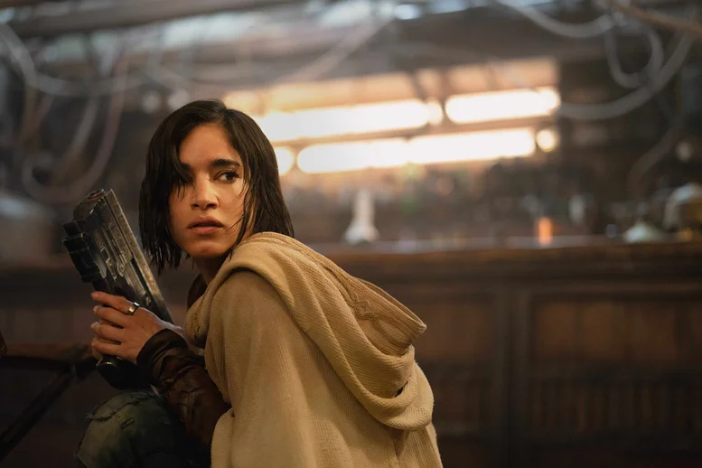 Sofia Boutella spielt Kora in Rebel Moon.