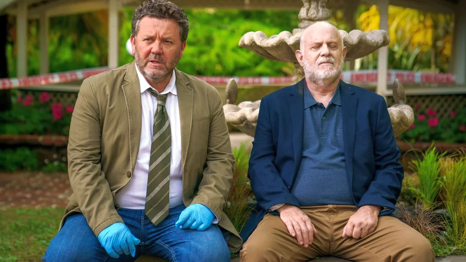 Poster zur Serie „Brokenwood - Mord in Neuseeland“