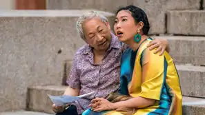 Play By Day: Serienstart von Awkwafina Is Nora from Queens bei CC