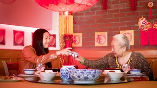 Awkwafina und Lori Tan Chinn in Awkwafina Is Nora From Queens (c) Comedy Central