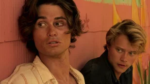 Szenenfoto aus der Pilotepisode zur US-Serie Outer Banks (c) Netflix
