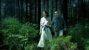 Katherine Waterston und Jude Law in The Third Day (c) HBO/Sky