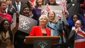 Years and Years: Free-TV-Premiere im Januar bei ZDFneo