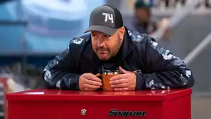 The Crew: Netflix-Trailer zur NASCAR-Comedy mit Kevin James