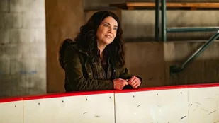 Lauren Graham in der Serie The Mighty Ducks: Game Changers (c) Disney+