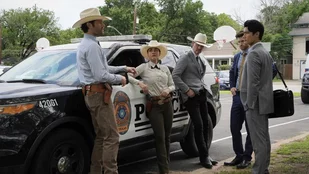 Ausschnitt aus der Episode Dig der US-Serie Walker (c) The CW