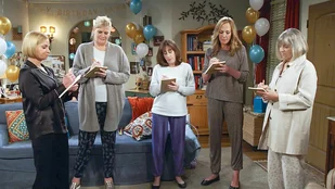 Heute neu: Staffel 8 von Mom bei ProSieben