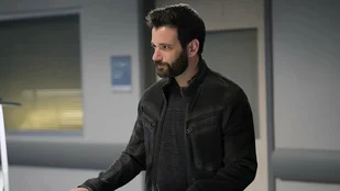 Irreverent: Colin Donnell als Scheinheiliger bei Netflix und Peacock