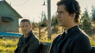 Szenenfoto aus der Serie Midnight Mass (c) Netflix