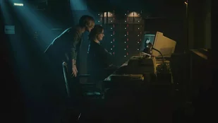 Szenenfoto aus der Serie The Billion Dollar Code (c) Netflix