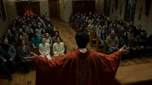 Midnight Mass: Die H&ouml;lle auf Erden - Kritik zur Netflix-Miniserie