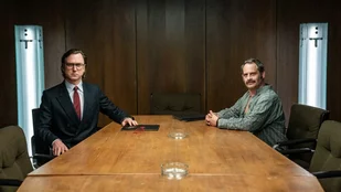 Lars Eidinger (l.) und Moritz Bleibtreu (r.) in der Serie Faking Hitler (c) TVNOW/Wolfgang Ennenbach