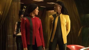Sonequa Martin-Green und Oyin Oladejo in Star Trek: Discovery, (c) Paramount+
