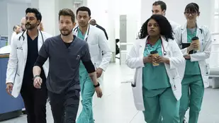 The Resident: Ein weiterer Hauptdarsteller steigt in Staffel 5 aus