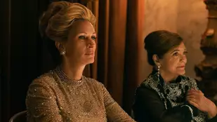 Szenenfoto mit Julia Roberts aus der Serie Gaslit (c) Starz/Starzplay