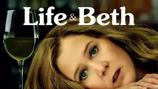 Heute neu: Life & Beth aka Beth und das Leben bei Disney+