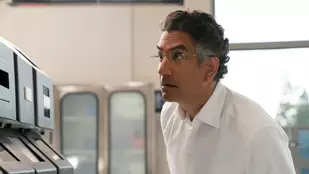 The Pradeeps of Pittsburgh: Freevee-Comedy mit Naveen Andrews