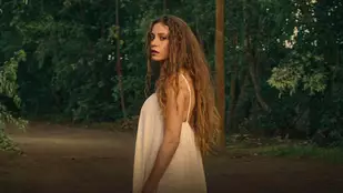 Serenay Sarikaya als Sahsu in der Serie Sahmaran (c) Netflix