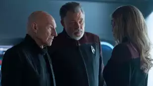 Patrick Stewart, Jonathan Frakes und Jeri Ryan in der Serie Star Trek: Picard, (c) Paramount+