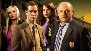 Heute neu: Staffel 10 von NYPD Blue bei Disney+