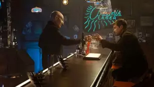 Patrick Stewart und Ed Speleers in Star Trek: Picard