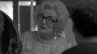Comedian Barry Humphries aka Dame Edna Everage ist tot