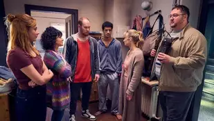 Heute neu: Staffel 2 von Ich dich auch! bei ZDFneo