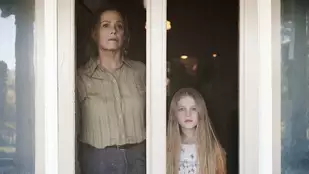 The Lost Flowers of Alice Hart: Teaser mit Sigourney Weaver