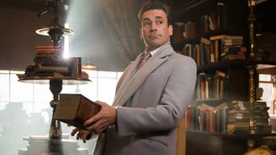 Good Omens: Nackter Jon Hamm in Amazon-Clip aus Staffel 2 