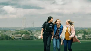 Heute neu: Staffel 2 von Hullraisers bei Channel 4