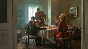 Deutsches Haus: Der Auftrag - Review zur Pilotfolge
