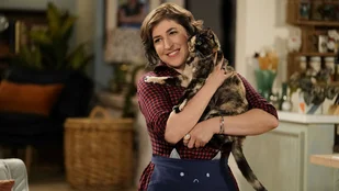 Heute neu: Staffel 2 von Call Me Kat bei ProSieben