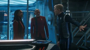 Sonequa Martin-Green; Callum Keith Rennie und Anthony Rapp in „Star Trek: Discovery“