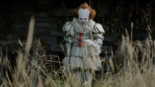 Welcome to Derry: Bill Skarsgard spielt als Pennywise mit