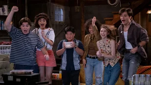 Heute neu: Staffel 2 von That '90s Show bei Netflix