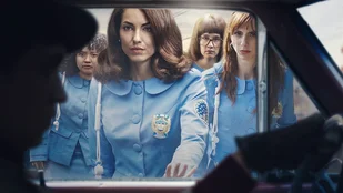 Poster zur Serie „Women in Blue“