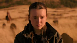 Bella Ramsey auf einem Szenenfoto zur Episode „The Path“ der US-Serie „The Last of Us“