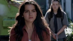 Dina und Ellie auf einem Szenenfoto aus der Episode 2x05 der US-Serie „The Last of Us“