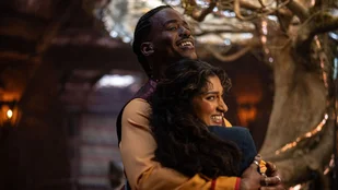 Ncuti Gatwa und Varada Sethu in „Doctor Who“