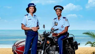 Sergeant Mattie Fletcher (Catherine Garton) und Officer Sebastian Rose (Shaquille Ali-Yebuah)