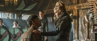 Ivar (Alex Hogh Andersen) und Lagertha (Katheryn Winnick) in „Crossings“ / (c) History