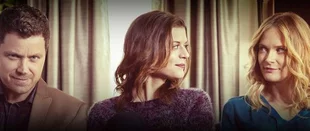 Play By Day: Serienstart von You Me Her bei Netflix