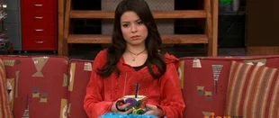 Spaced Out: Miranda Cosgrove in NBC-Pilot